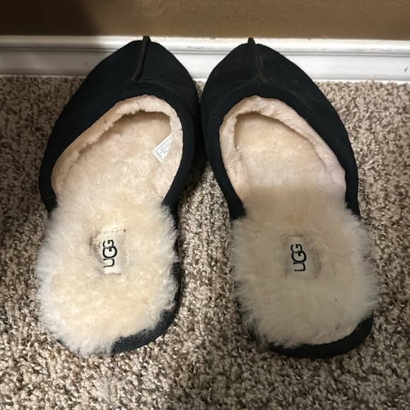 Ugg Scuff Slippers Size 11 Black - Picture 3 of 8